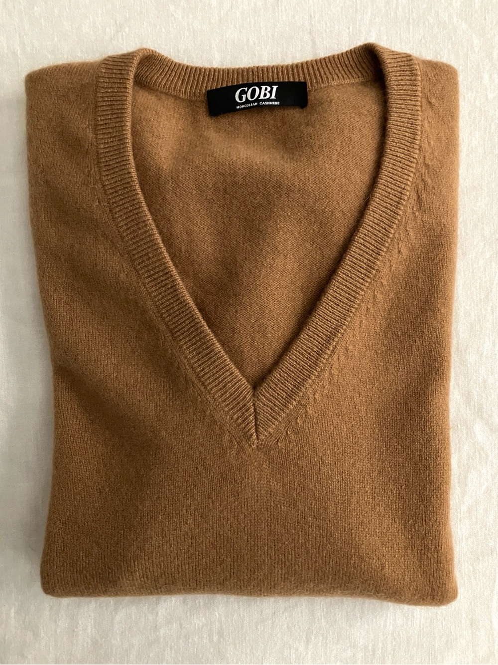 GOBI Cashmere V-Neck Sweater - Never Worn